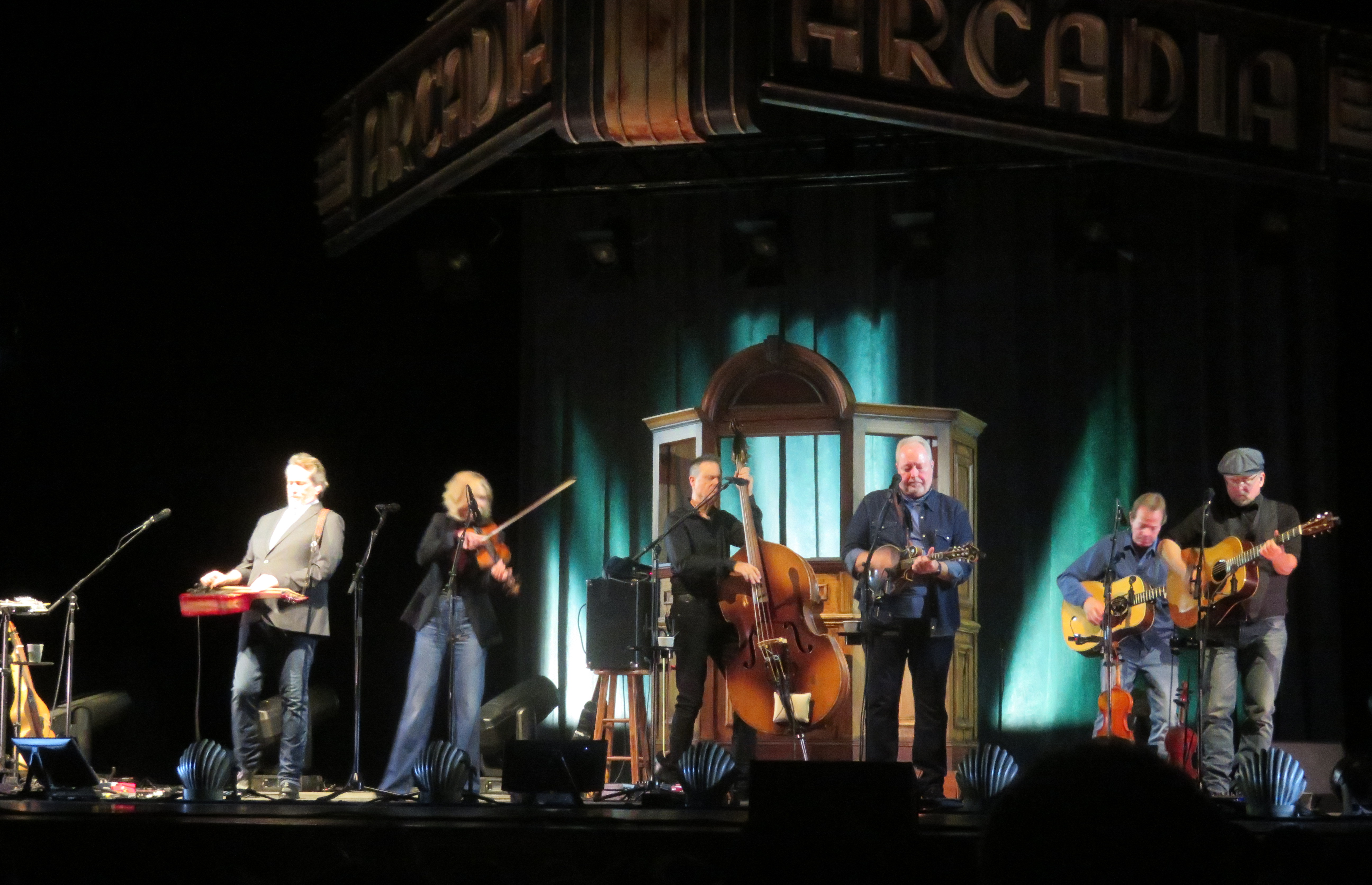 AlisonKraussAndUnionStation2025-08-19MasseyHallTorontoCanada (18).jpg